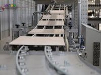 Грущик на заводе по изготовлению плитки