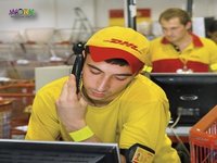 работник международной почты DHL