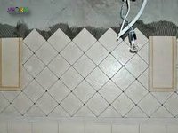 Требуются 4 плиточника 35-45 лет.
