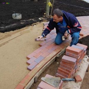 Укладка тротуарної плитки (бруківка)
