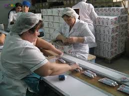 комплектування товарiв, приготовлення товарiв до транспорту (косметика)