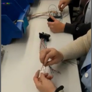 работник на КОМПЛЕКТАЦИю ЭЛЕКТРИЧЕСКИХ КАБЕЛЕЙ!!!