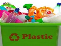Різноробочі жінки для перевірки якості деталей із пластмаси