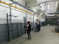 Физический работник на производство элементов к заборам
